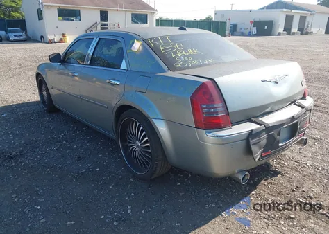 2005 Chrysler 300C из США, поврежденный, VIN 2C3AA63H95H136317